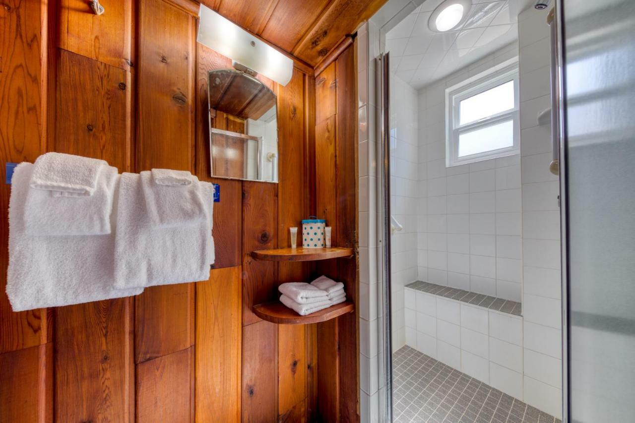 Rockaway Breeze Villa Рокълей Бийч Екстериор снимка